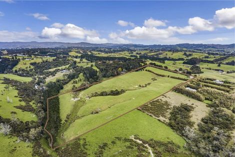 Photo of property in 257 Red Hills Road, Massey, Henderson, 0782