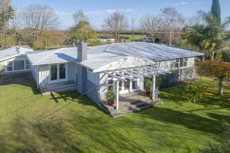 Photo of property in 166 Mill Road, Clive, 4180