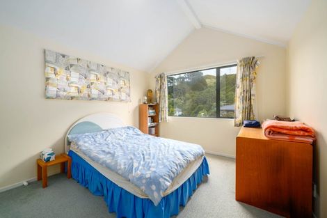 Photo of property in 16 Waverton Terrace, Churton Park, Wellington, 6037