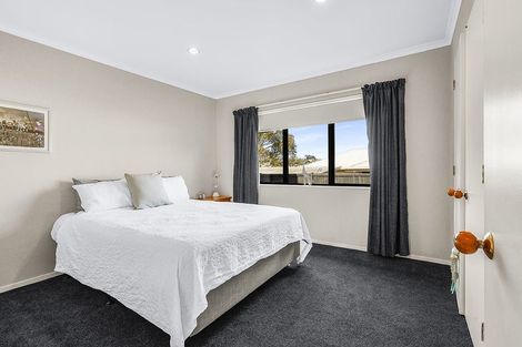 Photo of property in 5 Guernsey Place, Grandview Heights, Hamilton, 3200