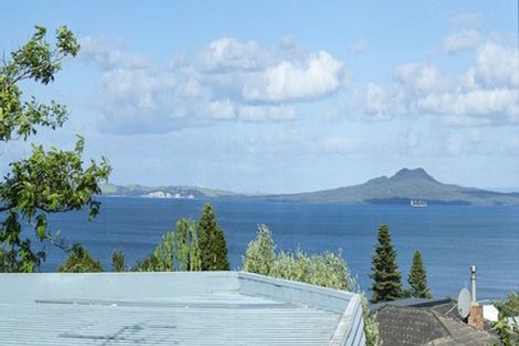 Photo of property in 825 Beach Road, Browns Bay, Auckland, 0630