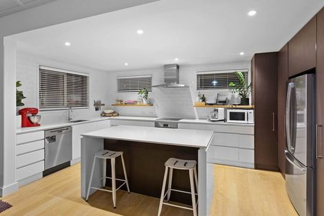 Photo of property in 31 Rauparaha Street, Waikanae Beach, Waikanae, 5036