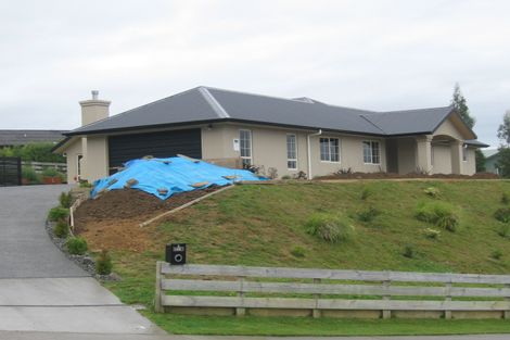 Photo of property in 6 Grace Nicholls Grove, Riverstone Terraces, Upper Hutt, 5018