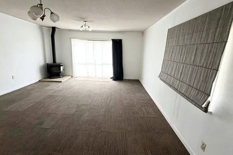 Photo of property in 121 Sturges Road, Henderson, Auckland, 0612