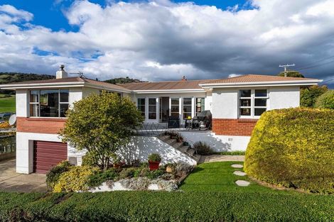 Photo of property in 18 Weir Street, Green Island, Dunedin, 9018