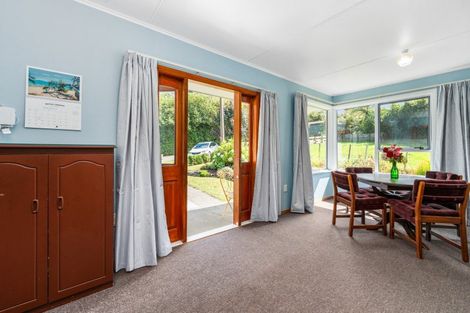 Photo of property in 6 Waugh Street, Kimbolton, 4777