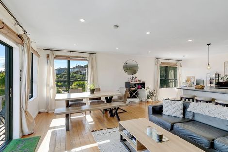 Photo of property in 14 Downes Street, Titahi Bay, Porirua, 5022