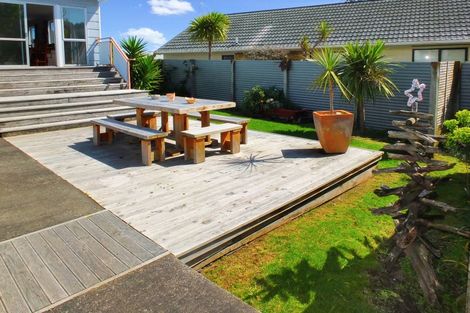 Photo of property in 7 Hennessy Street East, Foxton Beach, Foxton, 4815