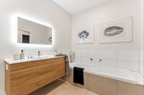 Photo of property in 11 Kiwinui Lane, Warkworth, 0910