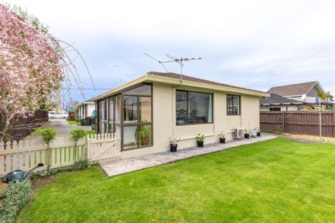Photo of property in 2/317 Sawyers Arms Road, Bishopdale, Christchurch, 8053