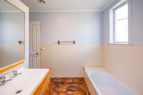 Photo of property in 1419 Kimbolton Road, Cheltenham, Feilding, 4777