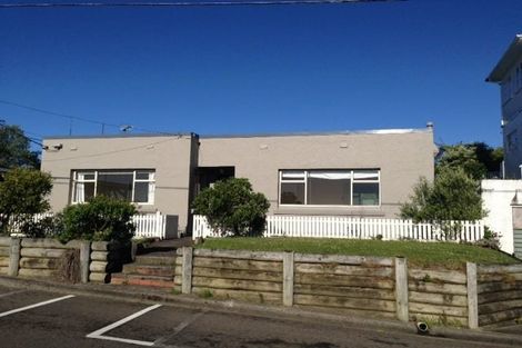 Photo of property in 140 The Ridgeway, Mornington, Wellington, 6021