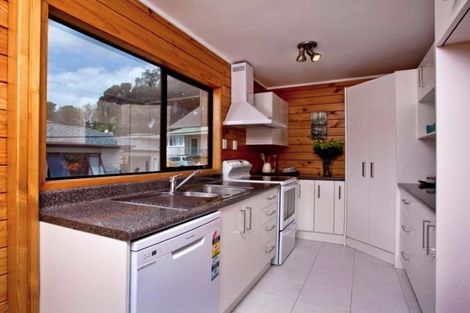 Photo of property in 2/34 Alexander Avenue, Torbay, Auckland, 0630