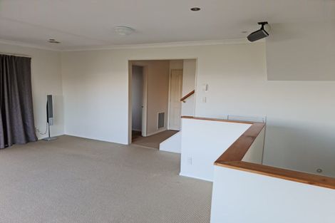 Photo of property in 140 Glanmire Road, Newlands, Wellington, 6037