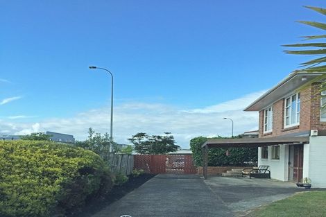 Photo of property in 28 Woodford Avenue, Henderson, Auckland, 0610