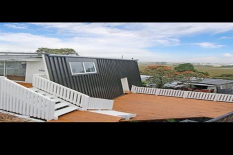 Photo of property in 1/18 Edgerton Road, Te Atatu Peninsula, Auckland, 0610