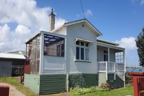 Photo of property in 6 Surrey Street, Patea, 4520