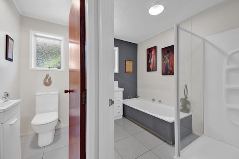 Photo of property in 9e Kereru Place, Upper Vogeltown, New Plymouth, 4310