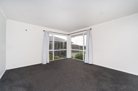 Photo of property in 9 Mediterranean Grove, Fitzherbert, Palmerston North, 4410