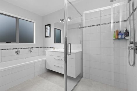 Photo of property in 41 Sandwich Road, St Andrews, Hamilton, 3200