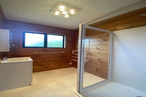 Photo of property in 2/1 Sundown Avenue, Manly, Whangaparaoa, 0930