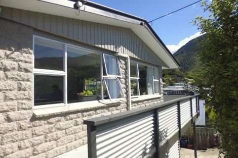 Photo of property in 50 Scotland Street, Picton, 7220