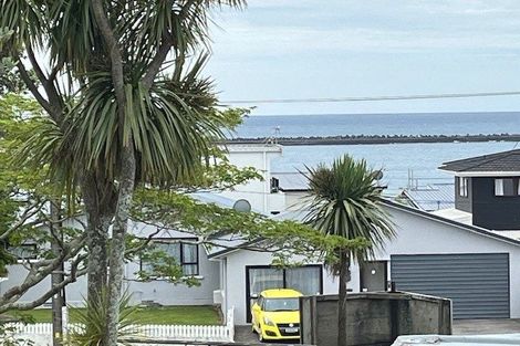 Photo of property in 21 Bayly Road, Moturoa, New Plymouth, 4310