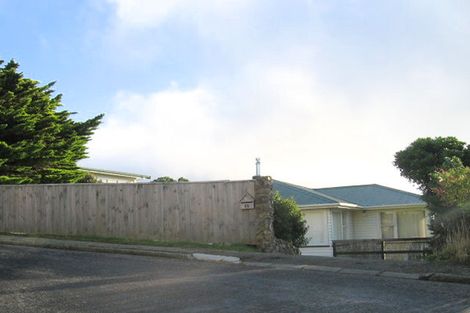 Photo of property in 11 Carluke Street, Paparangi, Wellington, 6037