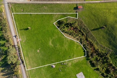 Photo of property in 88 Valley Road, Waitoki, 0871
