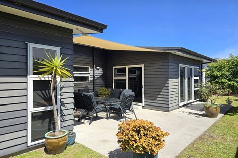 Photo of property in 4 Spinifex Street, Papamoa Beach, Papamoa, 3118