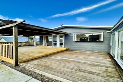 Photo of property in 8 John Dee Crescent, Red Beach, 0932