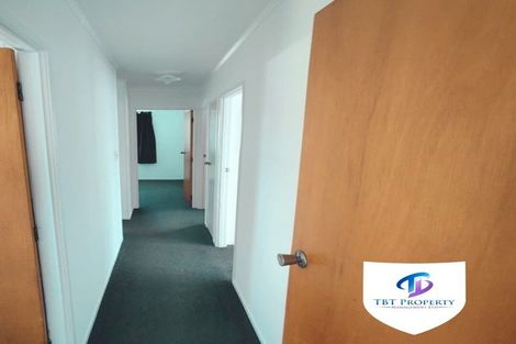 Photo of property in 18 Lipton Grove, Opaheke, Papakura, 2113