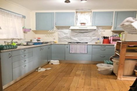 Photo of property in 26 Netherlands Avenue, Kelston, Auckland, 0602