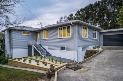 Photo of property in 69 Kahu Road, Paremata, Porirua, 5024