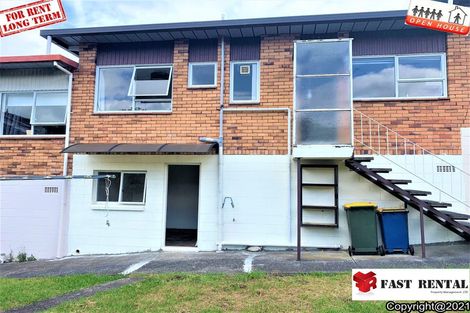 Photo of property in 2/46 Tree View Avenue, Glenfield, Auckland, 0629
