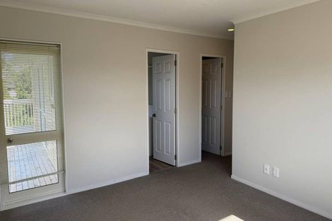 Photo of property in 33 Blue Heron Rise, Stanmore Bay, Whangaparaoa, 0932