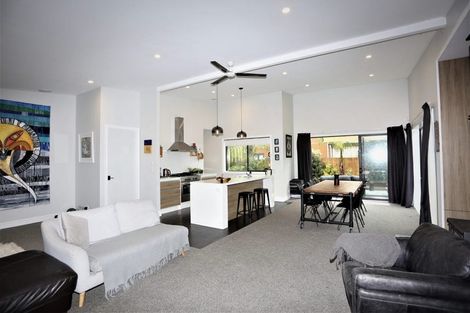 Photo of property in 28 Hamilton Drive, Wainui, Gisborne, 4010