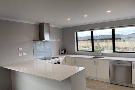 Photo of property in 15 Kahotea Place, Papamoa Beach, Papamoa, 3118