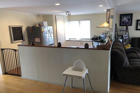 Photo of property in 9 Kent Road, Manurewa, Auckland, 2102