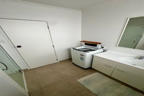 Photo of property in 27 Halberg Street, Glenfield, Auckland, 0629