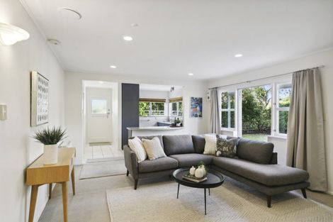 Photo of property in 8 Bristow Place, Karori, Wellington, 6012