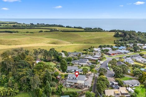 Photo of property in 12 Kaitake Place, Oakura, 4314