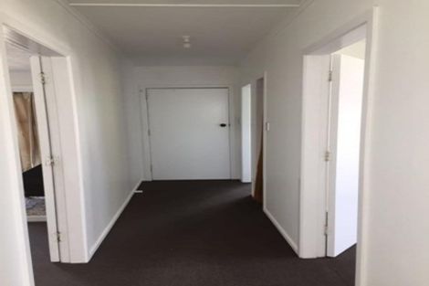 Photo of property in 36 Longburn Road, Henderson, Auckland, 0610