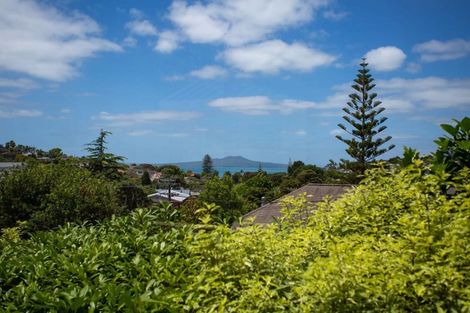 Photo of property in 48 Lyons Avenue, Murrays Bay, Auckland, 0630