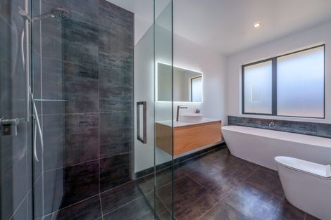 Photo of property in 8 Toru Street, Albert Town, Wanaka, 9305