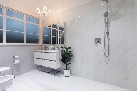 Photo of property in 27 Almond Grove, Greenhithe, Auckland, 0632