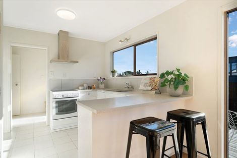 Photo of property in 3/1a Amberley Avenue, Te Atatu South, Auckland, 0610