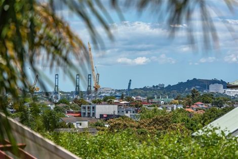 Photo of property in 45 Williamson Avenue, Belmont, Auckland, 0622