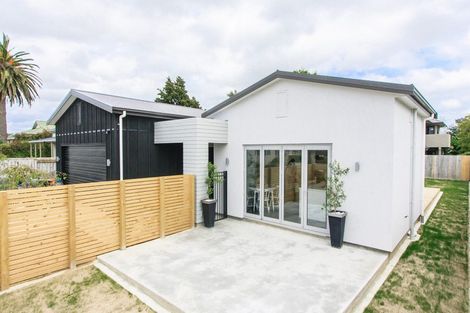 Photo of property in 12 Stewart Crescent, Hokowhitu, Palmerston North, 4410