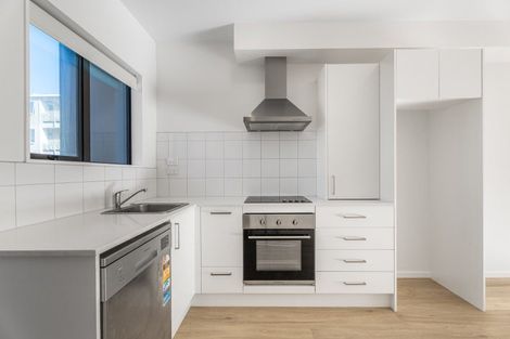 Photo of property in 13 Eileen Newey Place, Henderson, Auckland, 0612